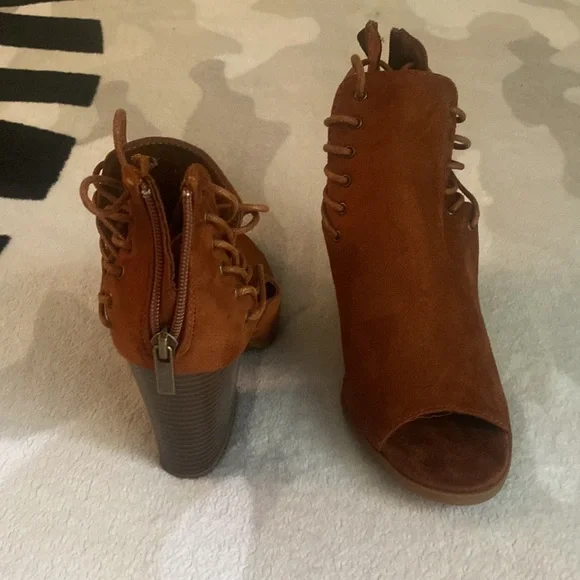 Booties - Picture 3 of 4